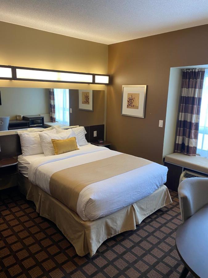 Microtel Inn & Suites By Wyndham - Timmins Bagian luar foto