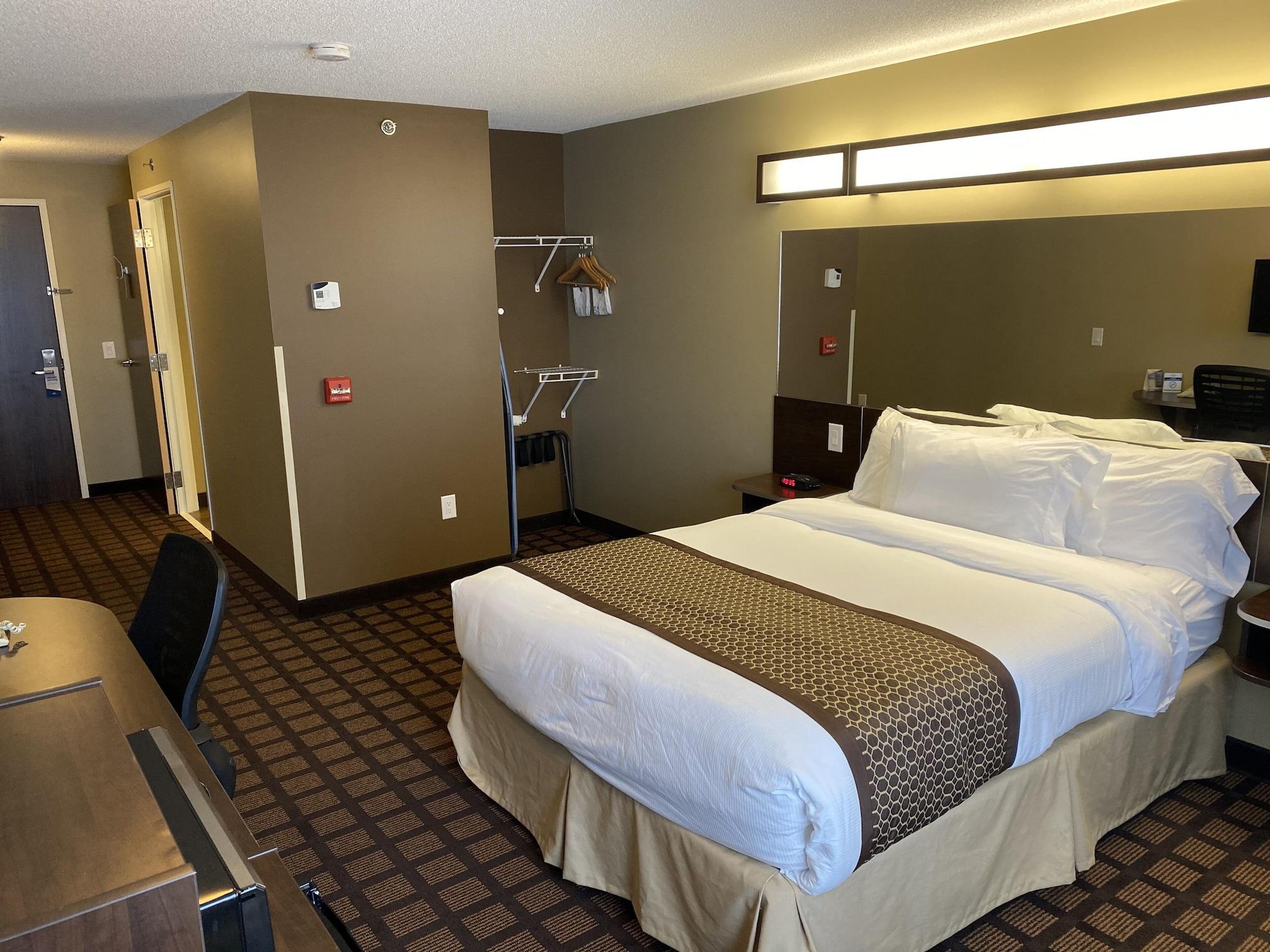 Microtel Inn & Suites By Wyndham - Timmins Bagian luar foto