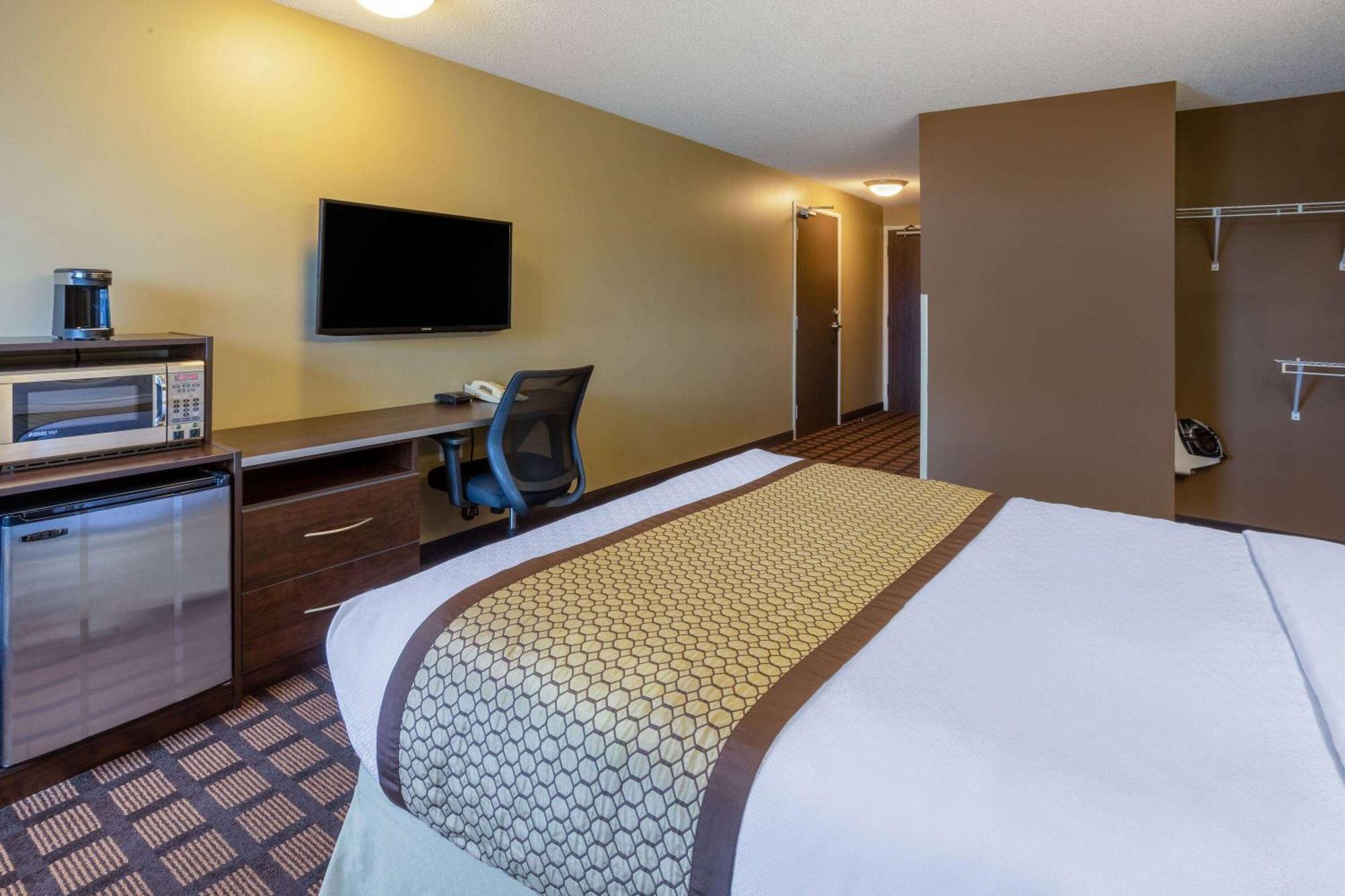 Microtel Inn & Suites By Wyndham - Timmins Bagian luar foto