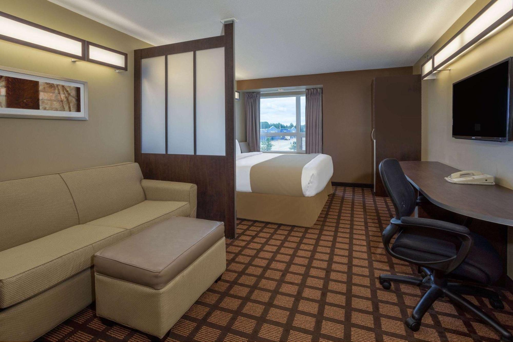 Microtel Inn & Suites By Wyndham - Timmins Bagian luar foto