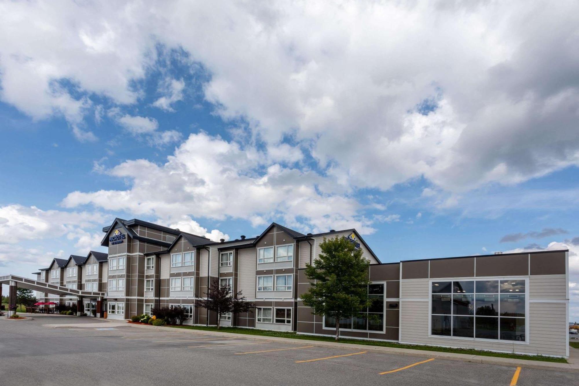 Microtel Inn & Suites By Wyndham - Timmins Bagian luar foto