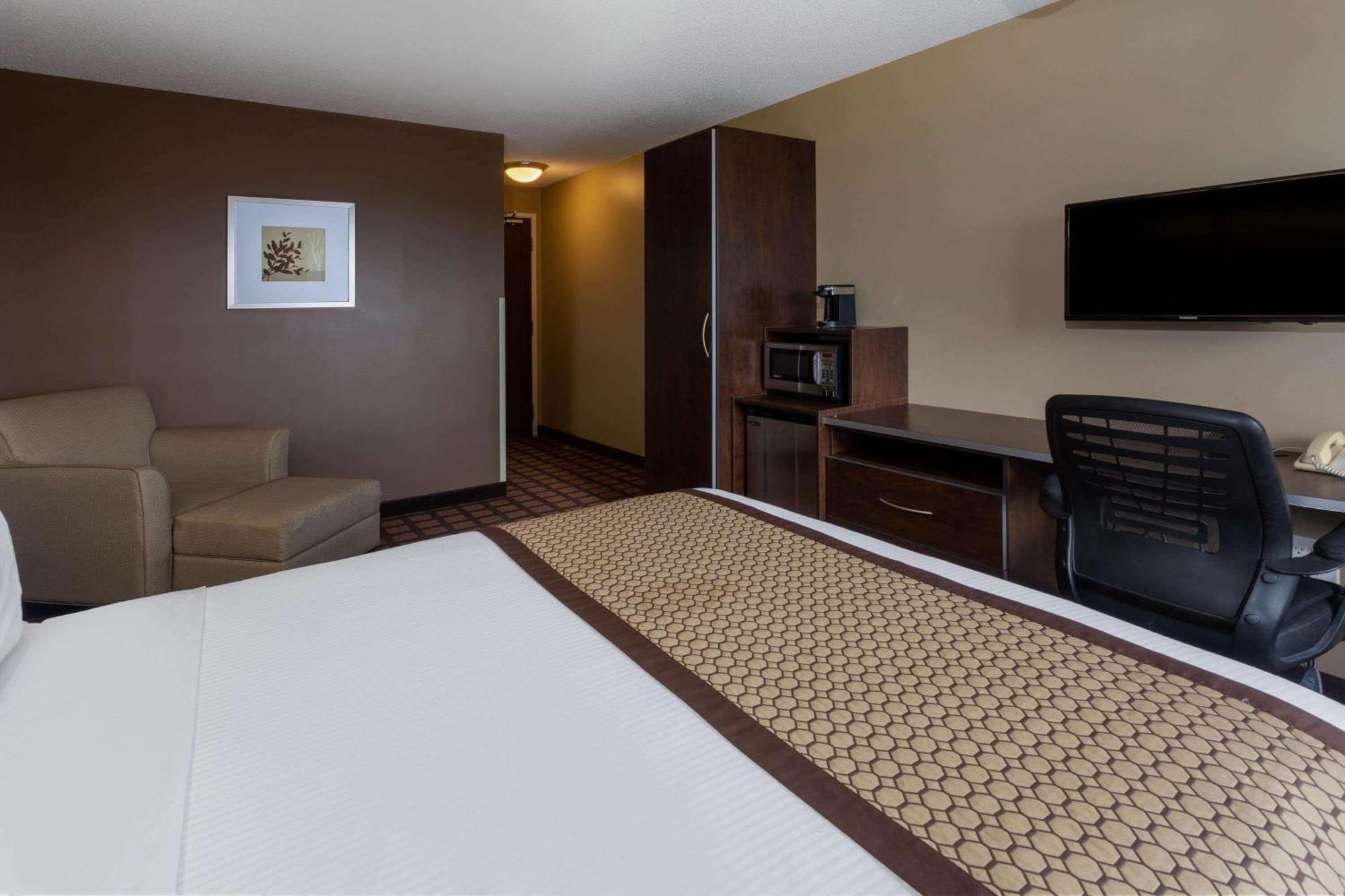 Microtel Inn & Suites By Wyndham - Timmins Bagian luar foto