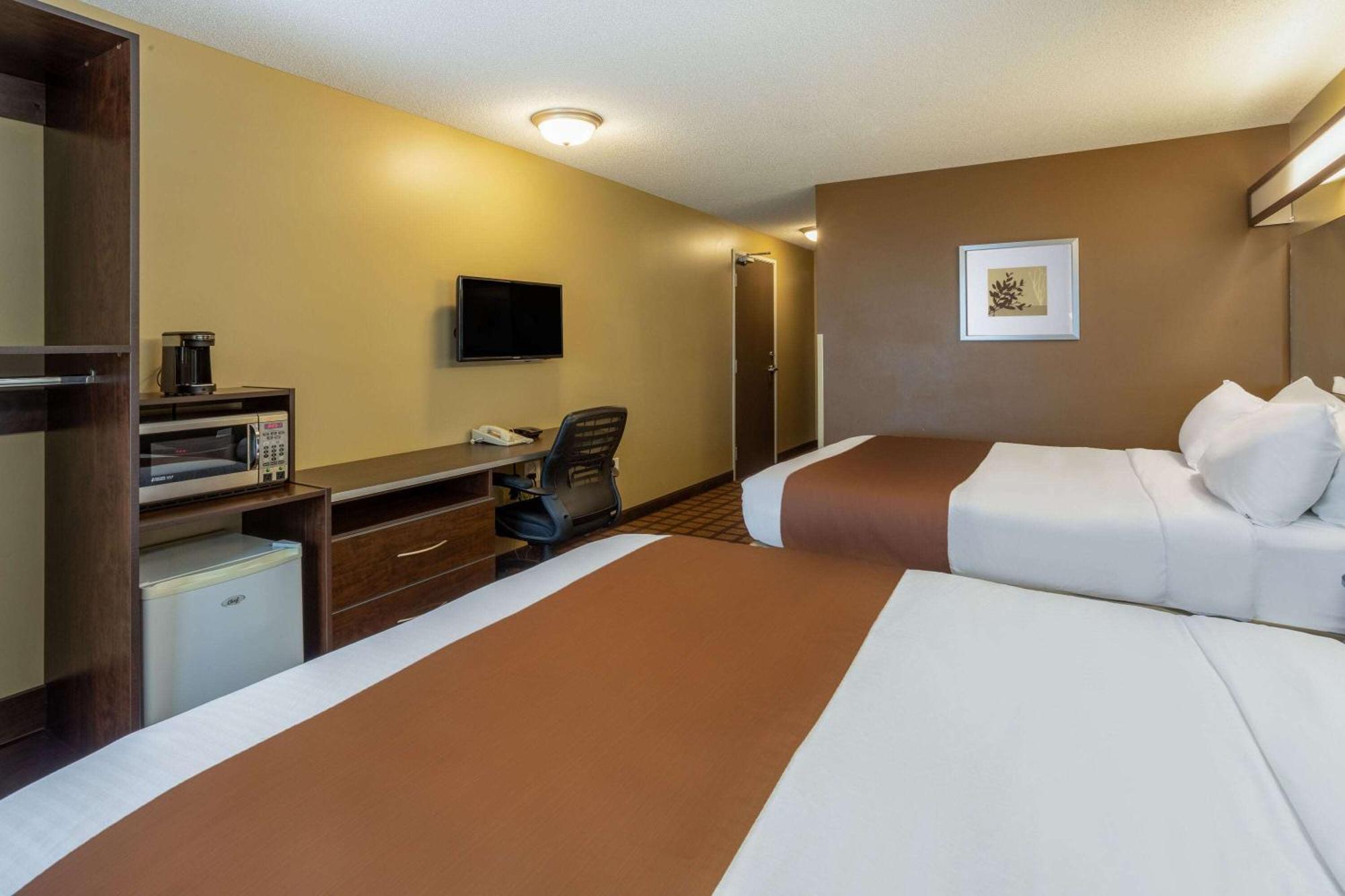 Microtel Inn & Suites By Wyndham - Timmins Bagian luar foto