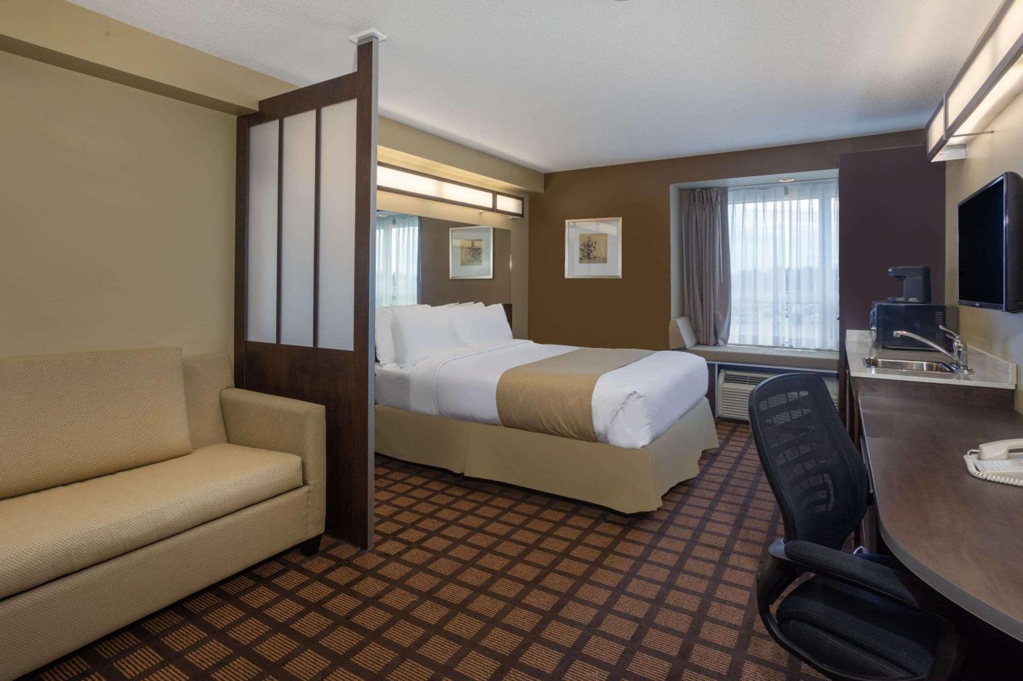 Microtel Inn & Suites By Wyndham - Timmins Bagian luar foto