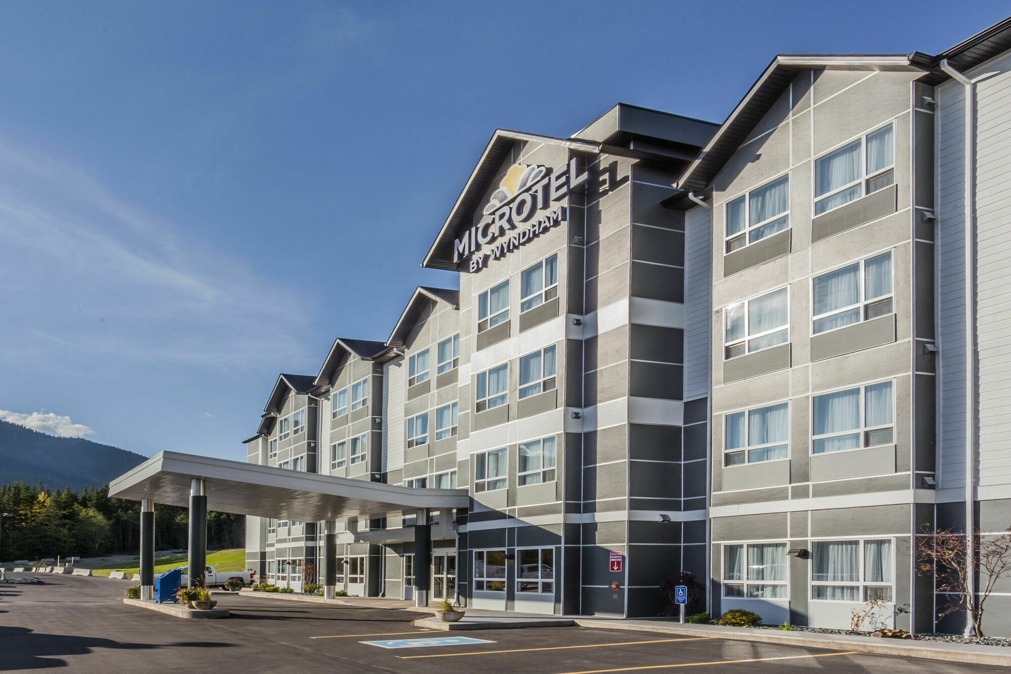 Microtel Inn & Suites By Wyndham - Timmins Bagian luar foto